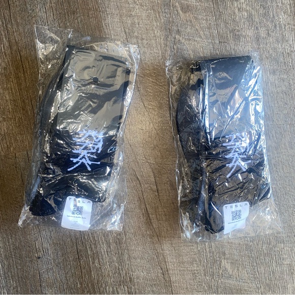 Tesla Cybertruck Graffiti Socks 2 pair set size L/XL - Picture 3 of 7